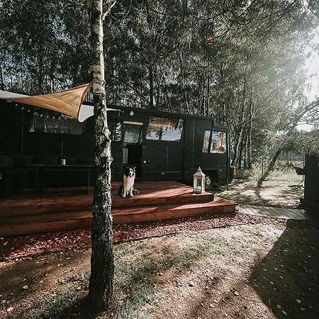 Dom Bus Twoj Lesny Azyl Z Prywatnym Jacuzzi Vakantiehuis Skeczniew