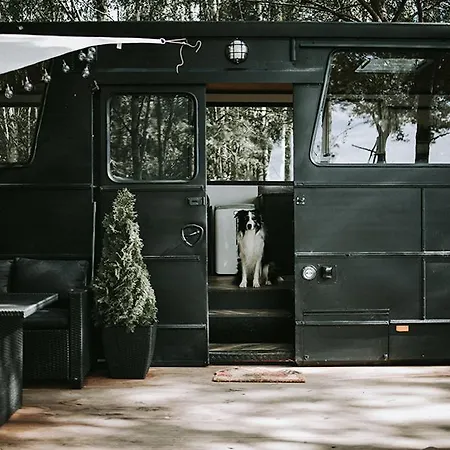 Dom Bus Twoj Lesny Azyl Z Prywatnym Jacuzzi Vakantiehuis *